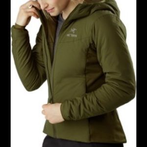 Arc’teryx atom hoodie. Olive green